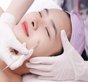 Có nên đi spa trị mụn không?