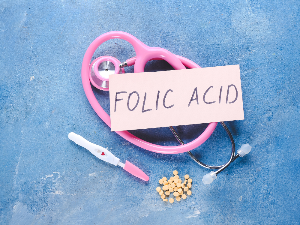 Tại Sao Axit Folic Quan Trọng Cho Sức Khỏe Buồng Trứng và Tử Cung?