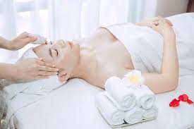 Sau Khi Chăm Sóc Da Tại Spa Có Dùng Thêm Sản Phẩm Gì Ở Nhà Không?